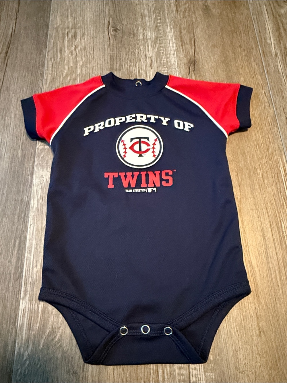 Minnesota Twins Genuine Merchandise Navy and Red Baby One-Piece